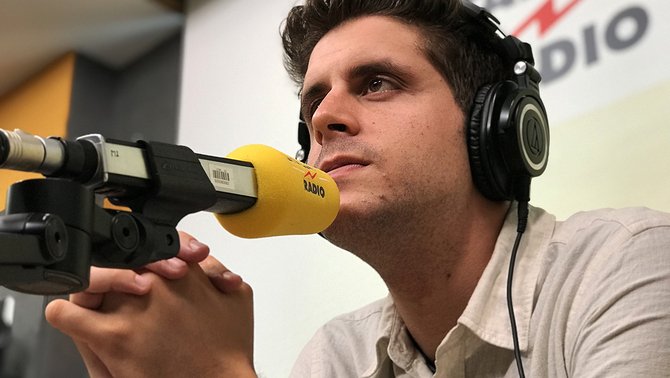 El periodista Roger Escapa apadrina la nova temporada de Ràdio Silenci