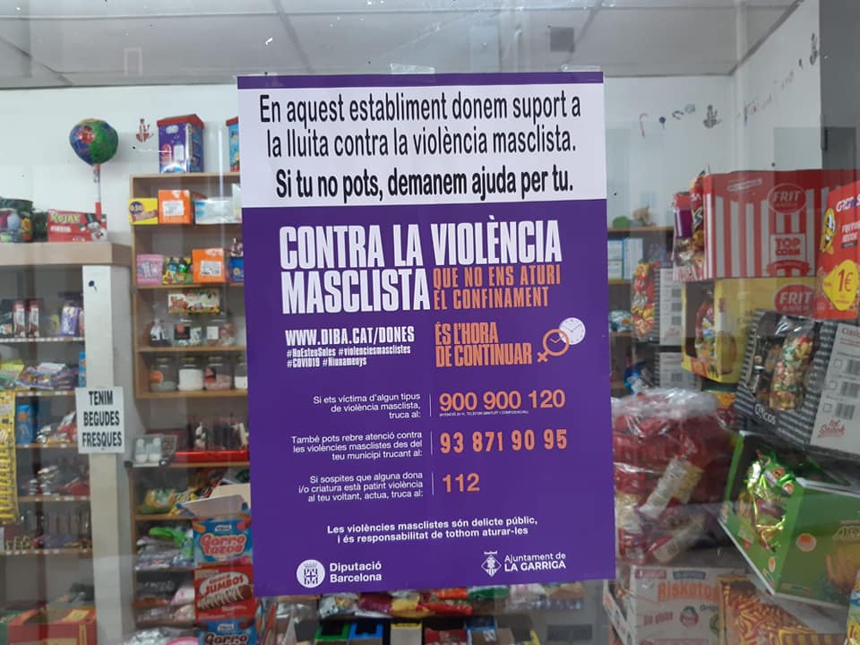 Els comerços se sumen a la campanya contra les violències masclistes