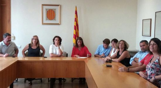 L'Alcaldessa signa el decret de suport al referèndum