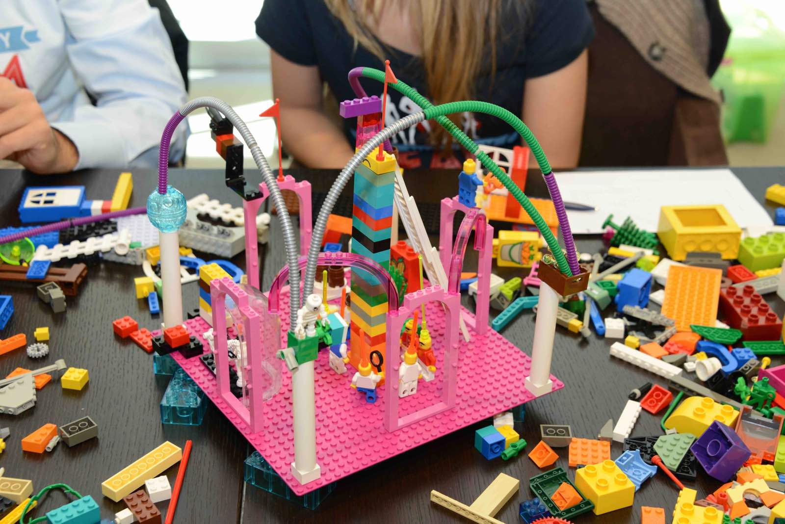 Peces de Lego per plasmar competències i emocions