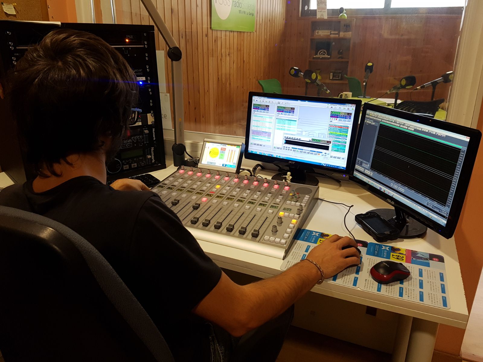 Ràdio Silenci millora el seu estudi