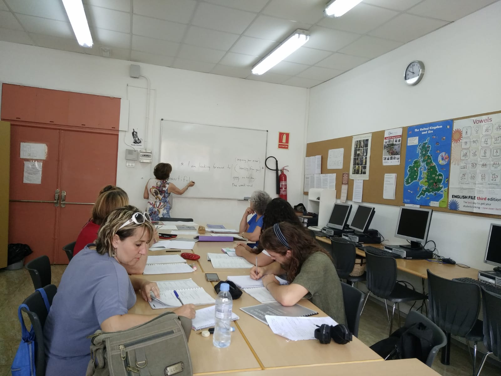 Curs d'anglès gratuït per a persones inscrites al Servei Local d'Ocupació.