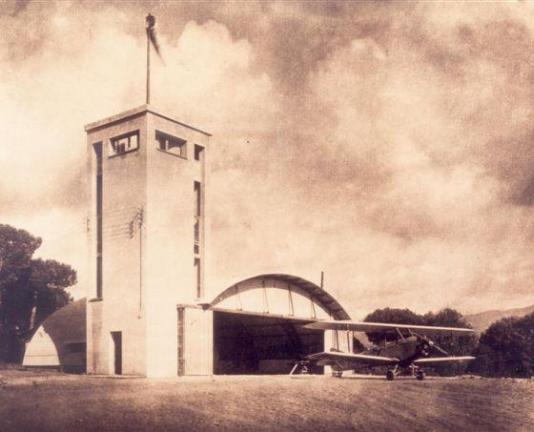 Parlem de Turisme: De camp d'aviació per a usos turístics a usos de guerra