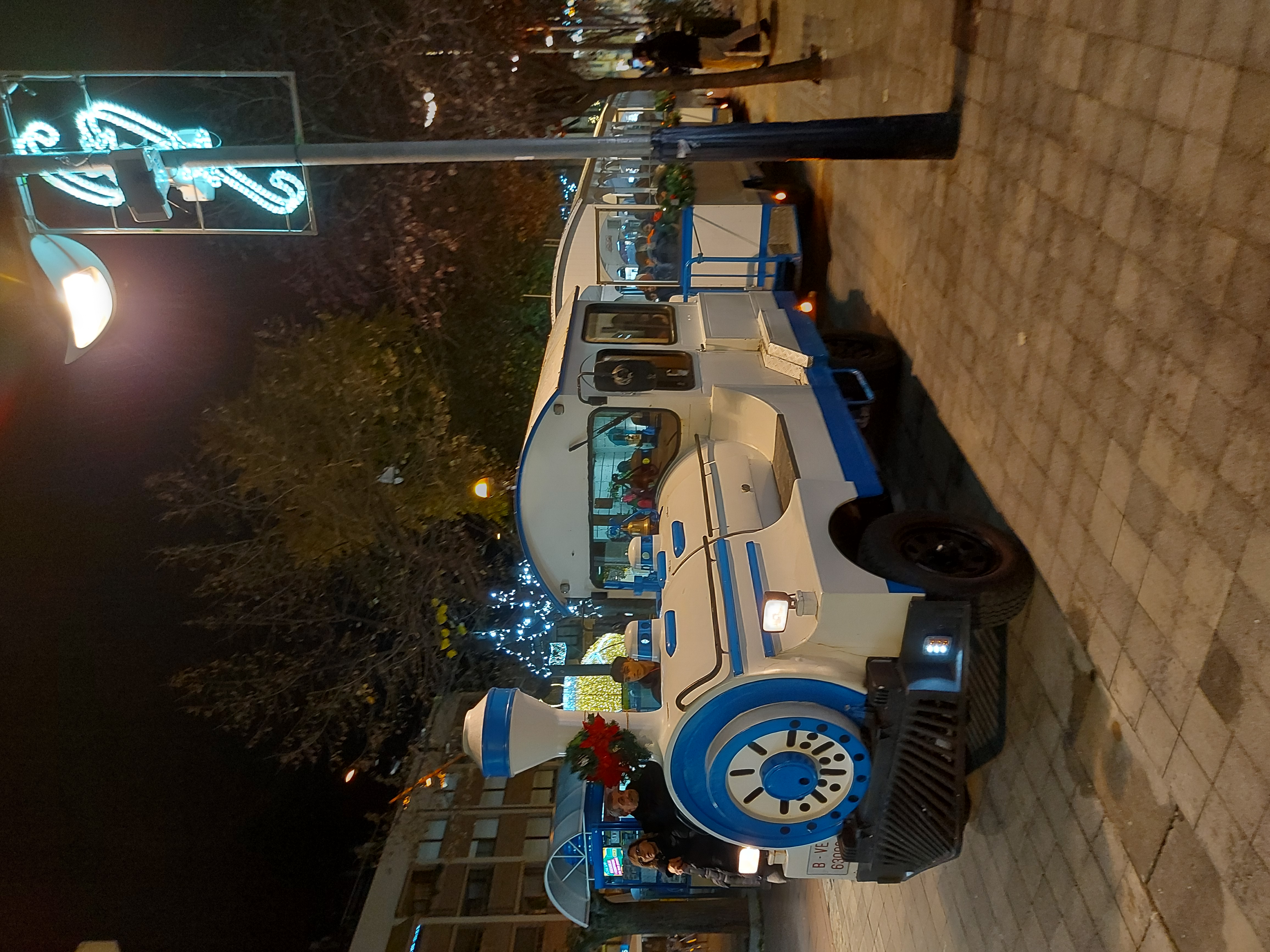 Pugeu al Trenet i veniu al parc màgic de Nadal!